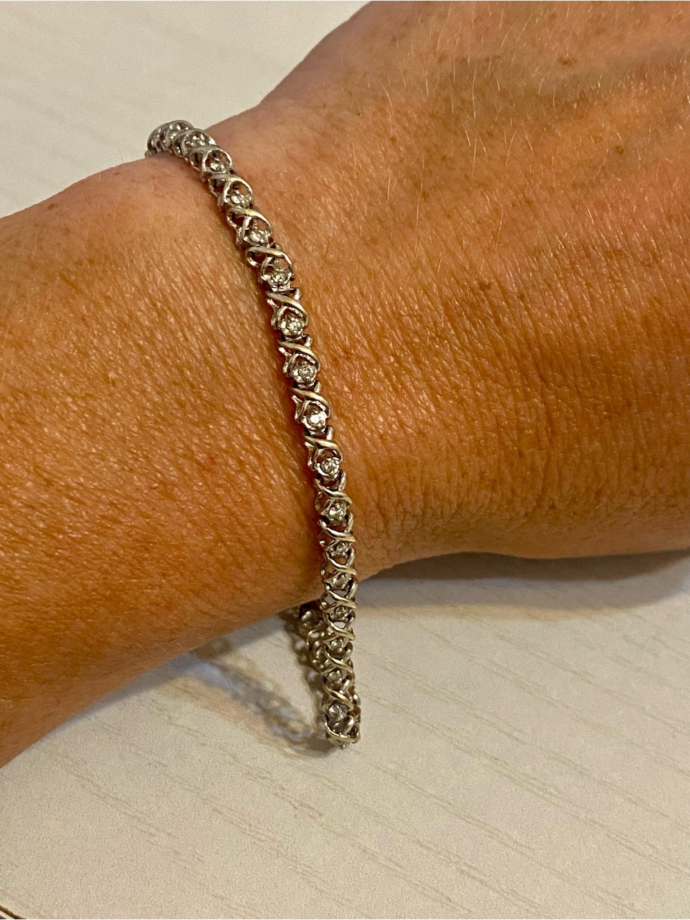 18K White Gold Diamond XO Tennis Bracelet